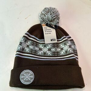 REI co-op winter beanie with pom new tags